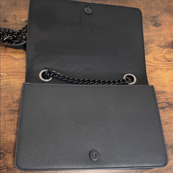 Aldo Elegant Black Quilted Crossbody Bag - Picture 6 of 14